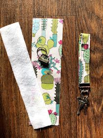 House of Ducks: DIY Key Fob with Free Template Key Fobs Diy Free Pattern, Key Fob Sewing Pattern, Key Fob Pattern, Key Fob Diy, Diy Key Fob, Key Fobs Diy, Crossbody Bag Tutorial, Fabric Key Fob, Sew Ideas