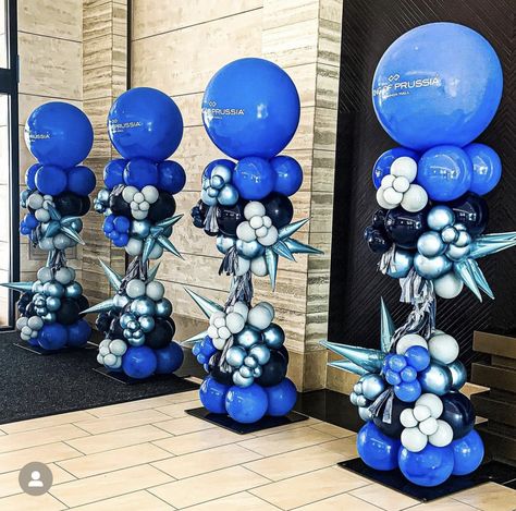 Balloon Pillars, Simple Centerpiece, Party Balloons Diy, Balloon Arch Decorations, Balloons Galore, Trunk Party, Balloon Tower, Balloon Crafts, Graduation Balloons