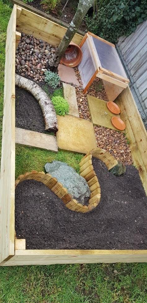 Turtle Habitat Ideas Outdoor Tortoise House, Turtle Outdoor Habitat Ideas, Outdoor Box Turtle Enclosure Diy, Turtle Cage Outdoor, Tortoise House Outdoor Diy, Turtle Area Outside, Tortoise Pond Ideas, Tortoise Cage Ideas Indoor, Hermann Tortoise Outdoor Enclosure