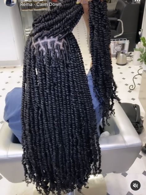 Kinkin Braid Hairstyles, Nubian Twists Long, Juicy Passion Twists, Passion Twists With Curls At The End, Twist With Curly Ends, Senglease Twist, Medium Passion Twists Hairstyle Long, Long Spring Twists, Island Passion Twist