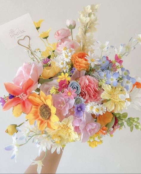 Wildflower Bouquet Colorful, Flower Bouquet Pastel Color Palettes, Pastel Bouquets Wedding, Summer Wildflower Bouquet Wedding, Garden Party Bouquet, Colorful Bride Bouquet, Colourful Bouquet Wedding, Bridesmaid Bouquet Colorful, Colorful Bouquet Wedding