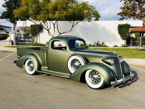 Shaun Salehyan's 1937 Studebaker Truck "Franklin" | Hotrod Hotline Studebaker Trucks, Concept Vehicles, American Auto, Auto Retro, Old Pickup Trucks, Antique Trucks, Ac Cobra, Classic Pickup Trucks, Truck Stuff