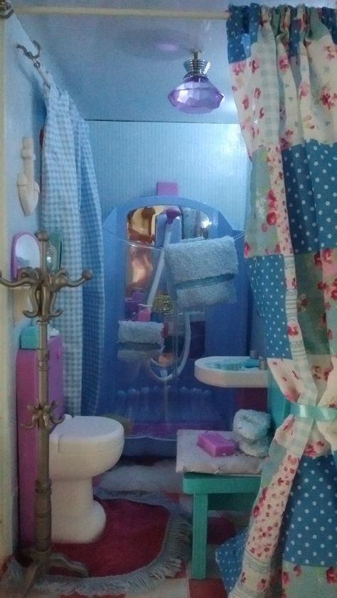 Early 2000s House Decor, Barbie Core Room, Frutiger Aero Bathroom Decor, Frutiger Aero Bathroom, Cleancore Bathroom, Coconut Dream, Aquariums, Ideas Hogar, Dream Room Inspiration