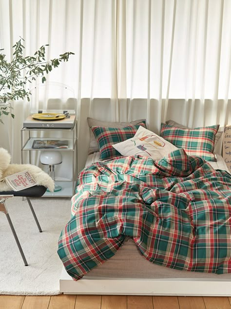 Plaid Bed Sheets, Dorm Makeover, Mens Bed, Plaid Bed, Unisex Bedroom, Bed Inspo, Dorm Shopping, Plaid Bedding, Stylish Bedding