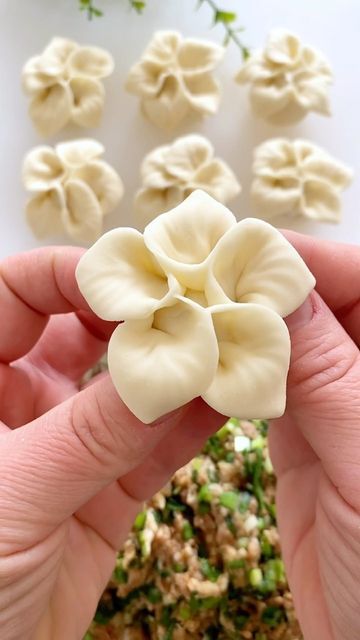 Flower Dumplings, Flour Dumplings, Bunny Bread, Pasta Ideas, Chinese Dumplings, Bread Shaping, Food Channel, Russian Recipes, Dim Sum