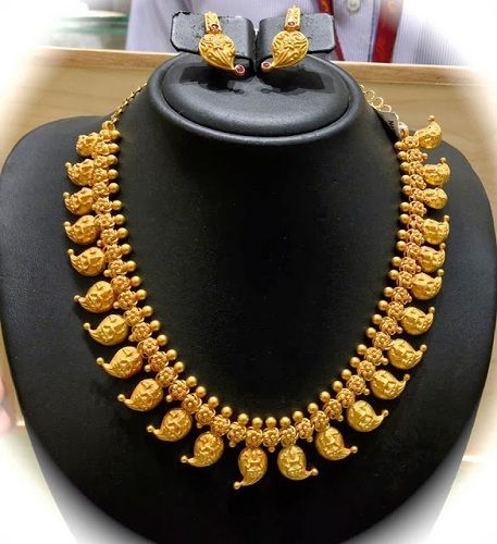 Mango Design Necklace Styles At Life Mango Mala Designs, Mango Mala Jewellery, Mala Designs, Elegant Gold Necklace, Mango Mala, Mango Necklace, Mala Jewelry, Gold Necklace Indian, Gold Jewelry Simple Necklace