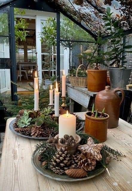 Front Porch Decor Winter, Porch Decor Winter, Winter Porch Pots, Ideas Decoracion Navidad, Scandinavian Winter, Xmas Deco, Planter Ideas, Natural Christmas, Deco Floral