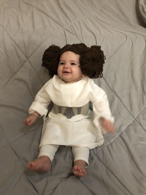 DIY Princess Leia costume. Baby Princess Leia costume. Leia Diy Costume, Baby Princess Leia Costume, Pregnant Star Wars Costume, Princess Leia Costume Endor, Princess Leia Costume Diy, Leia Organa Slave Costume, Jedi Princess, Princess Leia Costume, Leia Costume