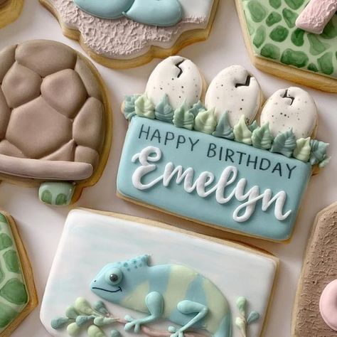 Jack Cat Cookie on Instagram: "Reptile themed birthday! These cute little creatures were so fun to make! 🐍🎈" Chameleon Cookies, Lizard Cookies, Reptile Cookies, Cat Cookies, Little Creatures, Reptiles, Happy Birthday, Birthday Party, Birthday