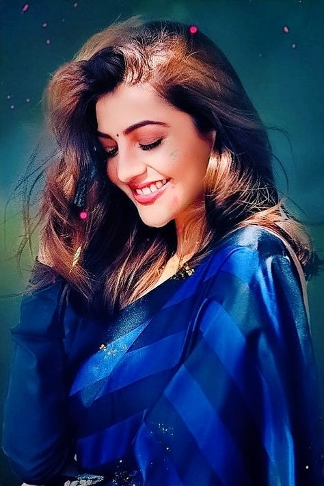 Kajal Aggarwal Wallpaper, Holi Dp, Indian Bride Photography Poses, Allu Arjun Hairstyle, Pretty Blonde, Bride Photography Poses, Kajal Agarwal, Stylish Dpz, Friends Image