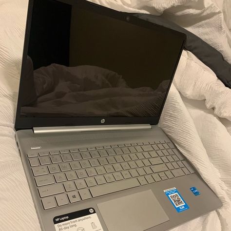 HP 15.6'' Touchscreen - Intel Core i3 - 8GB RAM - 256GB SSD - Natural Silver Hp Laptop Aesthetic, Laptop Aesthetic, Aesthetic Ideas, Hp Laptop, Intel Core, Touch Screen, Ram, Laptop, Silver