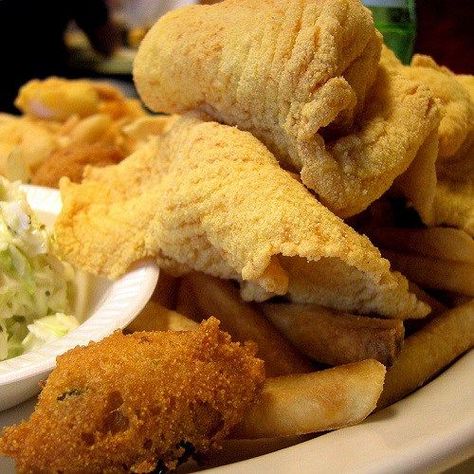 Make our Texas Roadhouse Fried Catfish Recipe at home tonight for your family. With our Secret Restaurant Recipe your Fried Catfish will taste just like Texas Roadhouse’s. The recipe served at the restaurant chain offers diners a mouth-pleasing crunchy external coating paired with a delicate and moist internal fish. Texas Roadhouse Fried Catfish is traditionally served with a Creole Mustard Sauce and a selection of two sides. You might consider our coleslaw for one of the sides.  Here .. Roadhouse Recipes, Texas Roadhouse Recipes, Fried Catfish Recipe, Fried Catfish Recipes, Catfish Recipe, Fried Steak Recipes, Creole Mustard, Catfish Recipes, Fried Catfish