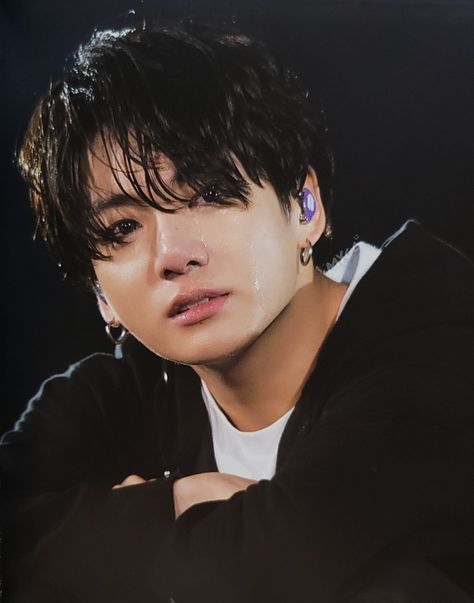 JK 190601 BTS 'LOVE YOURSELF: SPEAK YOURSELF in London' Wembley DVD Photo book ©ArmyGo_BTS Bts Summer Package, Eye Close Up, Jeongguk Jeon, Bts Love Yourself, Photoshoot Bts, Jeon Jeongguk, Jungkook Abs, Black Pink Songs, Jimin Jungkook