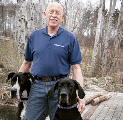 Dr Pol The Incredible, Dr Pol, Show Animals, Dr Ian, Designer Dogs, Snoopy Funny, At The Movies, Taylor Kinney, Pet Vet