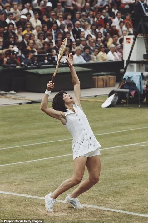 Billie Jean King's toughest opponent was the male establishment - but she took them on and won | Daily Mail Online Billie Jean King Tennis, Feminist Party, Bobby Riggs, Margaret Court, Billy Jean, John Mcenroe, Tennis Champion, Well Behaved Women, Billie Jean