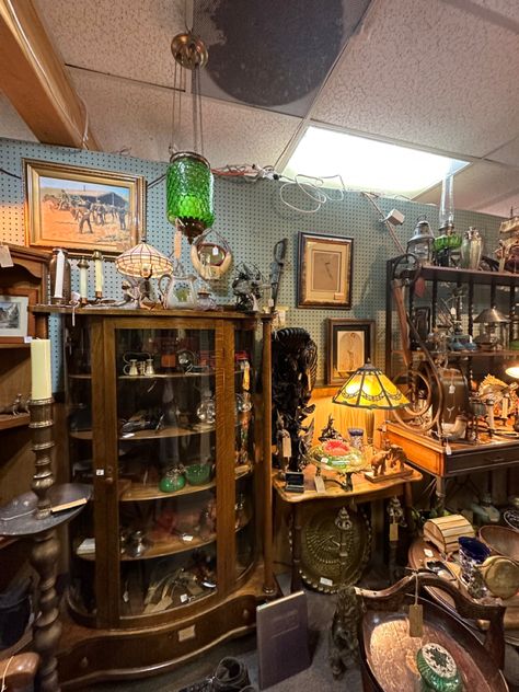 Fantasy Antique Shop, Old Antique Shop, Antique Shop Aesthetic, Antique Store Aesthetic, Town Reference, Roy Andersson, Creaky Floors, Antique Store, Antique Shop