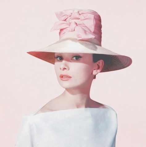 Audrey Hepburn Aesthetic, Aesthetic Pink And White, Aesthetic Pink, Audrey Hepburn, Pink And White, Pink, White