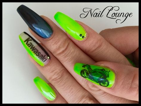 Moto Nails Design, Ninja Nails Designs, Kawasaki Green Nails, Kawasaki Nails, Moto Nails, Bike Nails, Ninja Nails, Nail Falling Off, Summer Nail Art Designs