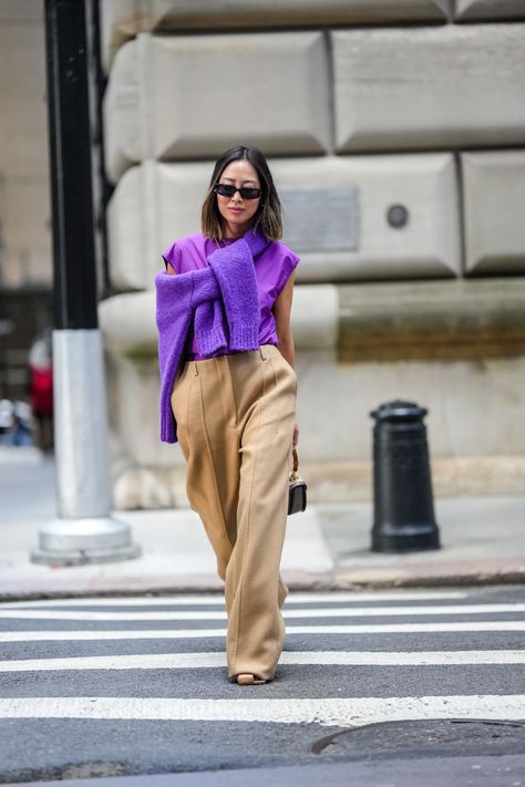 Sweater Over Shoulders Outfit, Purple Sweater Outfit, Fashion Week Spring Summer 2023, Outfit Old Money, Beige Hose, Aimee Song, Color Combinations For Clothes, Sophisticated Outfits, French Girl Style