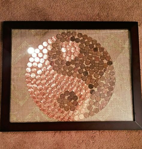 Old Coins Craft Ideas, Old Coins Craft, Coins Art Ideas, Pennies Crafts, Penny Table Tops, Penny Wall, Penny Projects, Penny Jar, Penny Crafts