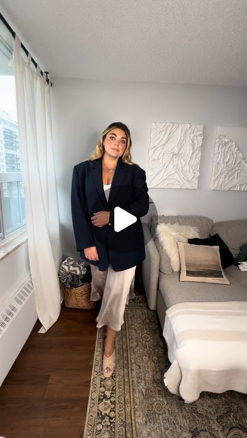 Janique Alessandre on Instagram: "Thrifting Finds Alert: I love me a man’s thrifted blazer. It’s giving boxy, oversized, chic! Perfect date night outfit, office outfit, dinner with the girls outfit. 

Pair this oversized blazer/ thrifted men’s blazer with a basic tank and a satin maxi skirt with a pair of heels, you will have allll the heads turning. 

So all my fellow midsize girlies this is definitely a flattering look for many body times, including us ladies with the curves. 

#midsizefashioninspo #thriftedstyle #officeoutfit #ootd #midsizestyle midsize style. Midsize fashion trends. Thrifted men’s blazer. Oversized blazer. Office outfits. Midsize office outfits. Date night outfits. Outfits for curves. Fashion trends. Fall fashion. Fall trends. Navy fall fashion. Midsize fall fashion. F Office Outfits Midsize, Fall Fashion Midsize, Midsize Fall Fashion, Style Midsize, Fashion Midsize, Outfit Office, Outfit Dinner, Satin Maxi Skirt, Midsize Fashion