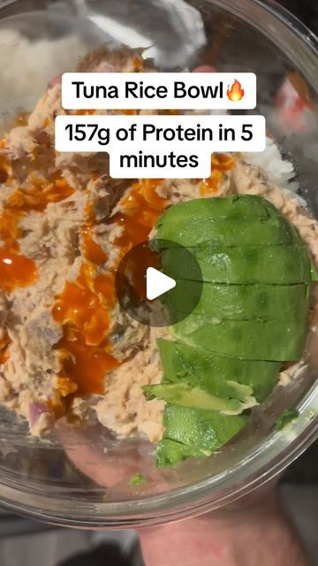 Dan Petcash on Instagram: "Straight protein right to the muscles. Disclaimer: tuna salad definitely tastes better with mayo in my opinion, but Greek yogurt is a great substitute and it’s also way higher in protein. #proteinrecipes #proteinfood" High Protein Tuna Melt, Tuna High Protein Meal, Tuna Protein Bowl, High Protein Tuna Recipes, Tuna Meal Ideas, Tuna Lunch Ideas, High Protein Tuna Salad, Protein Tuna Salad, Tuna With Rice