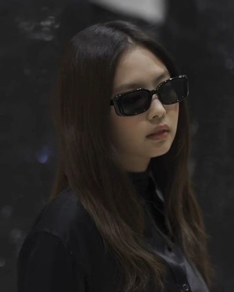 Korean Sunglasses, Jenny Kim, Jen Videos, Trendy Denim, Jeon Jungkook Photoshoot, Jennie Kim Blackpink, Retro Mode, Fashion Project, Kpop Idols