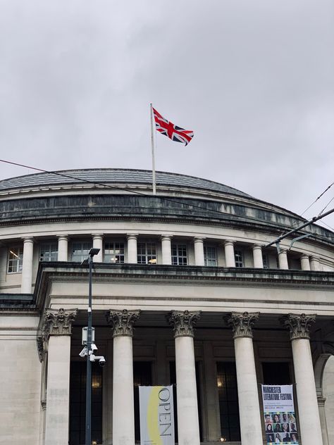 Central Library of Manchester dome on a cloudy day Manchester Landmarks, Manchester Library, Uk Aesthetic, Manchester Central, Sketch Journal, Central Library, Uk Flag, Cloud Gate, Tourist Attraction