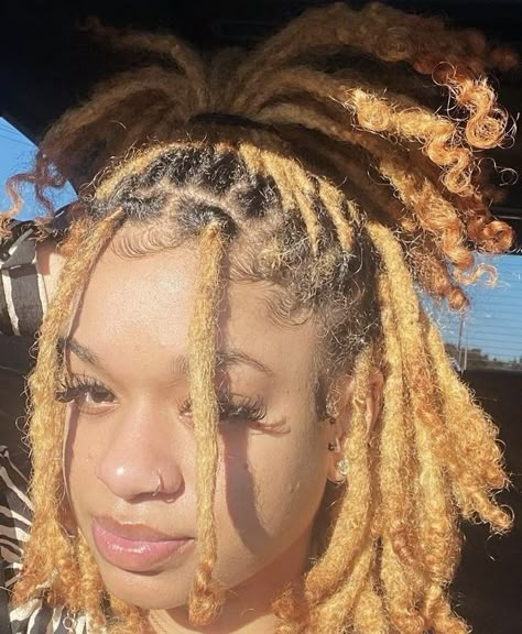 Dyed Dreads, Best Haircuts For Women, Dreads Girl, Beautiful Dreadlocks, Short Locs Hairstyles, Best Haircuts, Dreadlock Style, Dreadlock Styles, Dyed Hair Inspiration