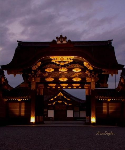 Nijo Castle Japanese Castles, Nijo Castle, Japanese Castle, Eiffel Tower Inside, Eiffel Tower, Maine, Castle, Tower, Building