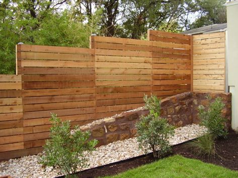 21 Fence on Slope Ideas for Your Backyard in 2023 Hillside Fencing, Backyard Landscaping Modern, Modern Fence Ideas, Landscaping Modern, Horizontal Slat Fence, Wood Picket Fence, Wood Privacy Fence, Wood Fence Design, Sloped Yard