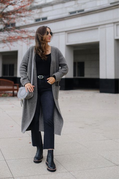 Duster Cardigan Outfit Fall, Lug Sole Boots Outfit, Winter Jean Outfits, Duster Cardigan Outfit, Oversized Sweater Outfits, Duster Outfit, Cardigan Outfit Ideas, Cropped Jeans Outfit, Cardigan Fall Outfit