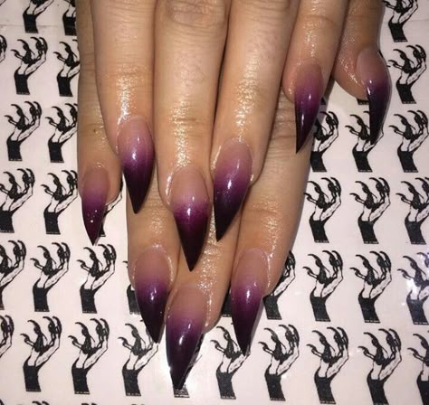 Purple ombre stiletto nails. Goth Stiletto Nails, Purple Stiletto Nails, Purple Goth, Witchy Nails, Gothic Nails, New Nail Designs, Goth Nails, Stiletto Nails Designs, Short Acrylic