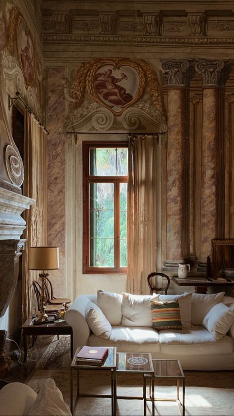 Italian Interior, Living Room Goals, Room Goals, Country Bedroom, Vintage Interiors, Lounge Room, Rustic Diy, House Inspo, Home Decor Kitchen