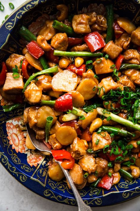 You may think you love cashew chicken, but you have no idea how delicious it can truly be until you’ve made this Chinese takeout favorite at home! Easy Cashew Chicken Recipe, Cashew Chicken Sauce, Cashew Chicken Recipe, The Modern Proper, Moist Chicken, Modern Proper, Takeout Food, One Pot Dinners, Chinese Takeout