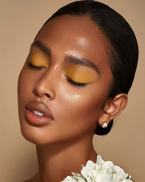 Have you tried colorfix- we would love you to share your summer perfect pop of colour 💛 💛 Bronzed, glowy skin + a bright pop of colour on the eyes = radiant and sweatproof summer glam. Swipe to see how @danessa_myricks designed this fun summer combination with Colorfix in Primary Yellow and Lightwork II on my muse @_princessjasmen. 💛 🌟Makeup\/ Photography : @danessa_myricks 🌟Muse : @_princessjasmen 💛 #danessamyricks #danessamyricksbeauty #summermakeup #colorfulmakeup #makeupinspiration #ma... Danessa Myricks, Bright Pop, My Muse, Makeup Store, Dope Makeup, Colored Eyeliner, Glowy Skin, Makeup Photography, Boho Fall