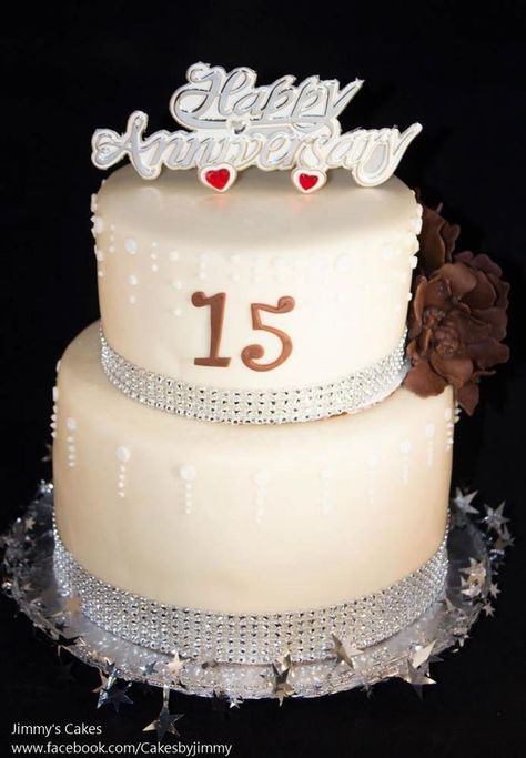 cake 15th Anniversary Idea, Wedding Anniversary Gift List, Perfect Cake Recipe, Marriage Anniversary Cake, 15 Year Wedding Anniversary, 25 Anniversary Cake, Anniversary Cake Designs, Cake Decorating Courses, Passion For Baking