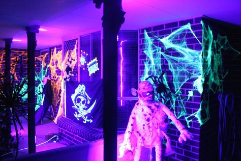 Blacklight Halloween, Scary Signs, Pirate Flags, Halloween Aesthetics, Halloween Lighting Outdoor, Fall Bonfire, Glow Halloween, Neon Halloween, Sweet Sixteen Birthday Party Ideas