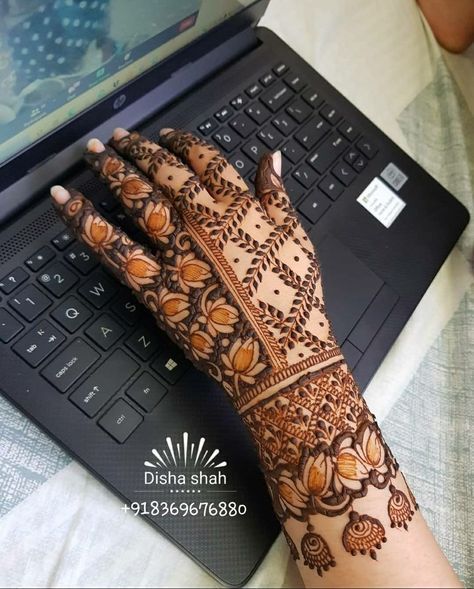 Rajasthani Mehndi Designs, Legs Mehndi, Indian Mehndi Designs, Full Mehndi, Tato Henna, Mehndi Designs Bridal Hands, Rose Mehndi Designs, Mehndi Design Pictures, Full Mehndi Designs