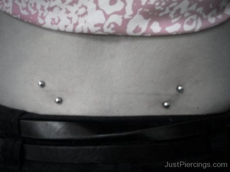 Back Dermal Piercing, Hip Piercing, Back Piercings, Surface Piercing, Black Girls With Tattoos, Teeth Jewelry, Cute Piercings, Dermal Piercing, Piercings Unique