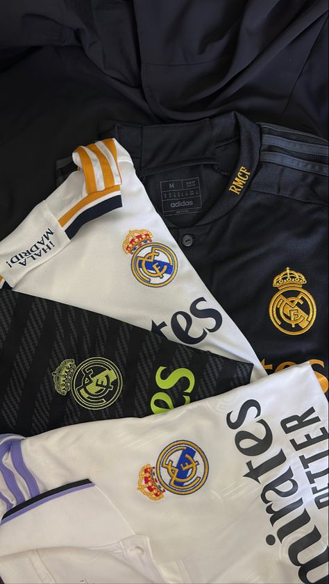 Real Madrid Jersey Aesthetic, Real Madrid Aesthetic, Real Madrid Pictures, Madrid Aesthetic, Madrid Girl, Madrid Outfits, Real Madrid Jersey, Real Madrid Logo, Madrid Jersey