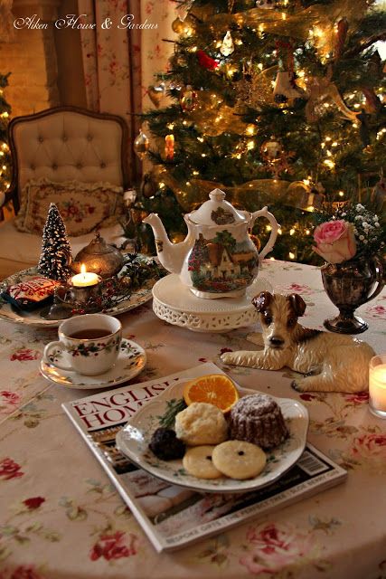 Christmas Tea Party, English Christmas, Cosy Christmas, Cottage Christmas, Christmas Feeling, Christmas Inspo, Christmas Tea, Victorian Christmas, Noel Christmas