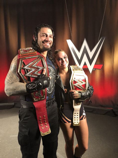 Roman Reigns & Ronda Rousey Ronda Rousey Wwe, Roman Reigns Wwe Champion, Wwe Superstar Roman Reigns, Wwe Legends, Raw Women's Champion, Wwe World, Wwe Roman Reigns, Wrestling Superstars, Wwe Champions