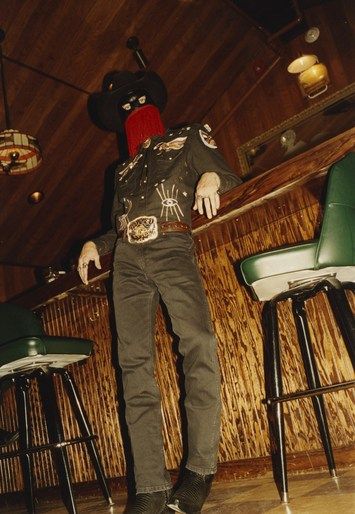 Masked Cowboy, Goth Cowboy, Clash Magazine, Orville Peck, Rhinestone Cowboy, Dark Wave, Cowboy Aesthetic, Its Fall, Photographie Portrait Inspiration