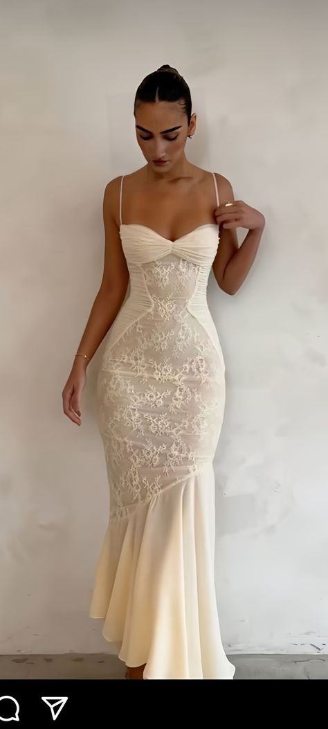 Pretty Dinner Outfits, Ethereal Bridesmaid Dress, Vacation Outfits Puerto Rico, Vestidos Elegantes Aesthetic, Wedding Weekend Outfits, Mythical Fashion, White Formal Dresses, White Dress Classy, Long White Hair