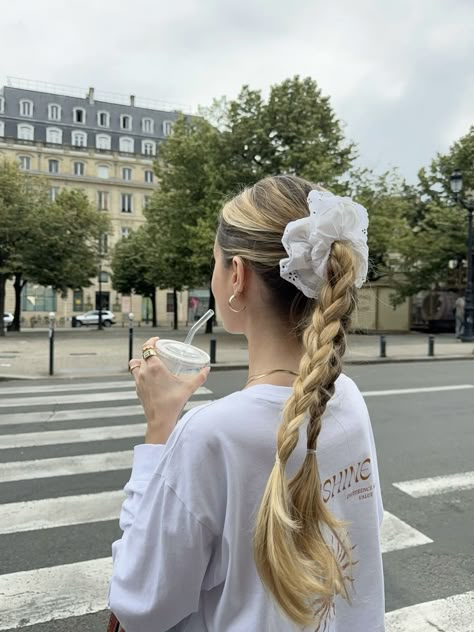 Sleek Braided Ponytail, Sleek Ponytail Hairstyles, Peinados Fáciles Para Cabello Corto, Work Hairstyles, Hairstyle Inspo, Sleek Hairstyles, Sleek Ponytail, Braided Ponytail, Make Up Hair