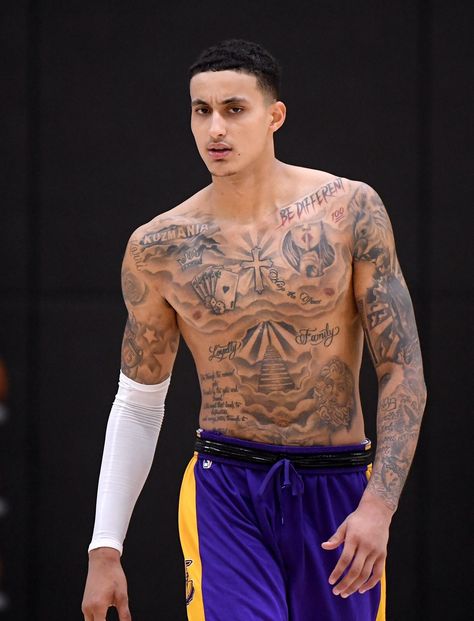 Chest Tattoo Writing, Guys Eyes, Chest Tattoo Sketches, Natur Tattoo Arm, Cloud Tattoo Sleeve, Lakers Wallpaper, Black Men Tattoos, Forearm Tattoo Quotes, Lakers Team