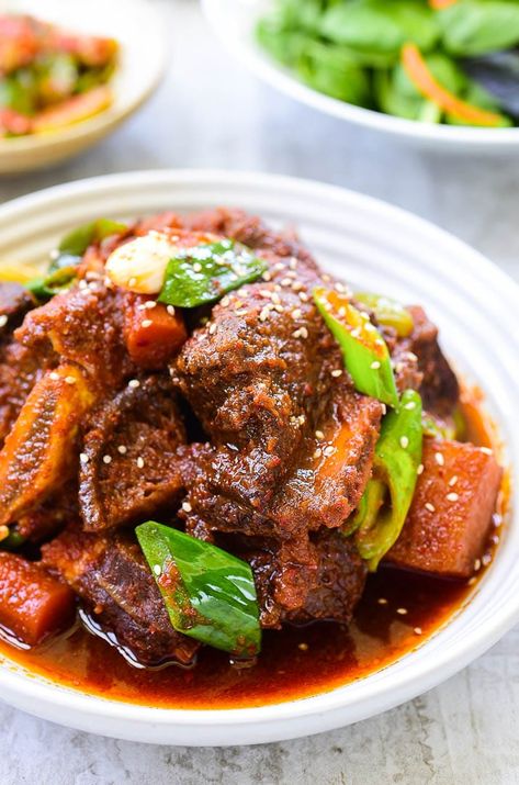 Galbi Jjim Recipe, Short Ribs Crock Pot, Spicy Korean Beef, Korean Braised Short Ribs, Korean Beef Short Ribs, Korean Bapsang, Short Rib Stew, Tender Ribs, Crockpot Ribs