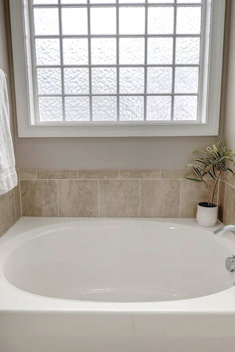 Master Bath Soaking Tub, Tub Backsplash, Bathroom Soaking Tub, Bathtub Tile Surround, Bathroom Curtains Ideas, Bathroom Tub Remodel, Bathtub Tile, Curtains Ideas, Tub Tile