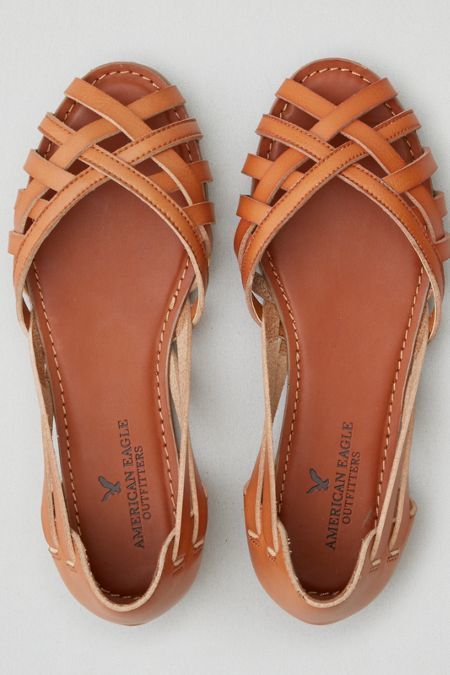 https://goo.gl/5TYF3d #ootd #blogger #fashionblogger #ootn #vsco American Eagle Outfitters AE Strappy Open Toe Flat Capsule Closet, Weekend Brunch, Minimal Chic, Shoe Fits, Shoe Closet, Crazy Shoes, Shoe Obsession, Cute Shoes, Me Too Shoes